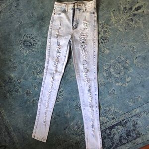 Acid wash ripped skinny jeans